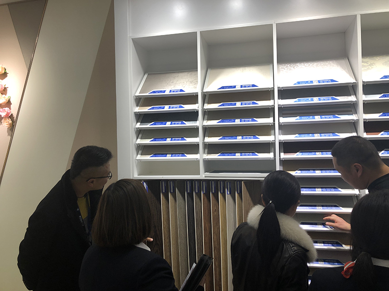 MK手机网页版登录入口展会现场.jpg MK手机网页版登录入口集成墙面加盟.jpg