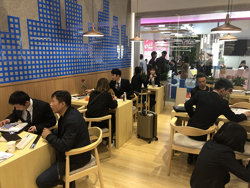 MK手机网页版登录入口展会现场.jpg MK手机网页版登录入口集成墙面加盟.jpg