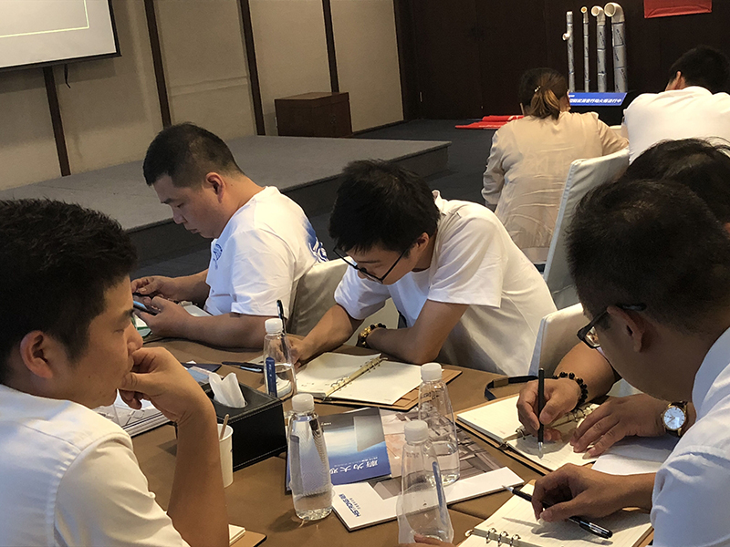 QQ图片20190901161228.jpg MK手机网页版登录入口集成墙面.jpg