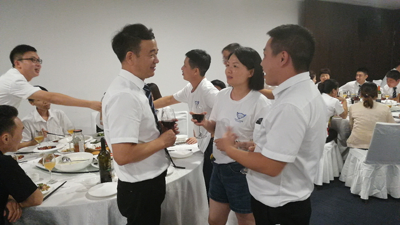 QQ图片20190901193131.jpg MK手机网页版登录入口集成墙面.jpg