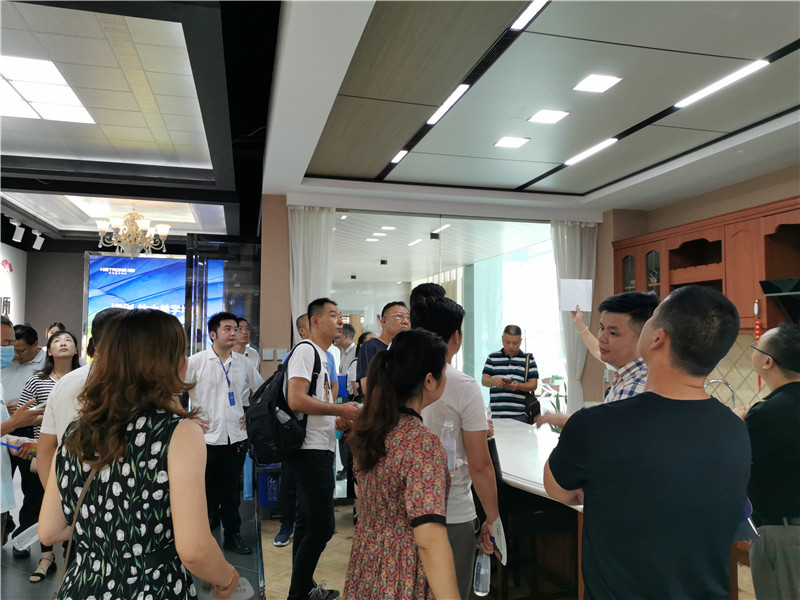 MK手机网页版登录入口集成墙面